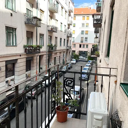 Hotel Majestic Residency - 3 Bedrooms *