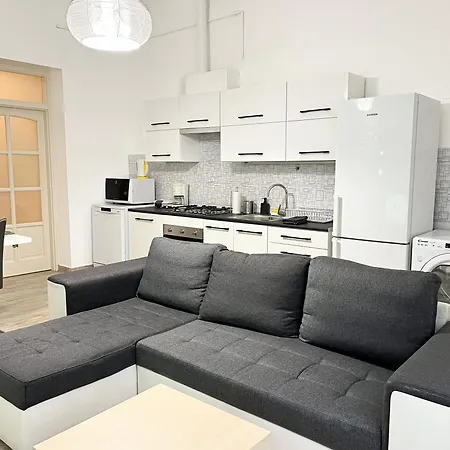 Majestic Residency - 3 Bedrooms Hotell *