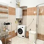 Hotel Majestic Residency - 3 Bedrooms *