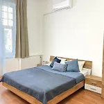 Majestic Residency - 3 Bedrooms Hotel *