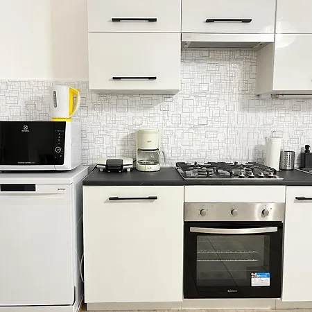 Hotel Majestic Residency - 3 Bedrooms