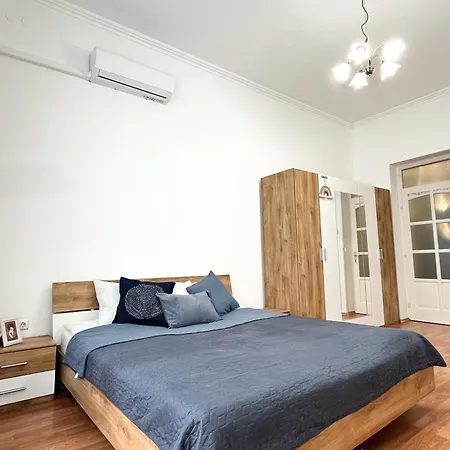 Majestic Residency - 3 Bedrooms Hotel *