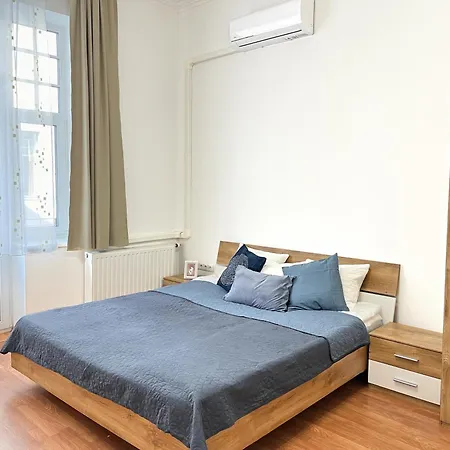 Majestic Residency - 3 Bedrooms Hotel *