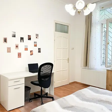Majestic Residency - 3 Bedrooms Hotel *