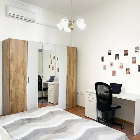 Majestic Residency - 3 Bedrooms Hotel *