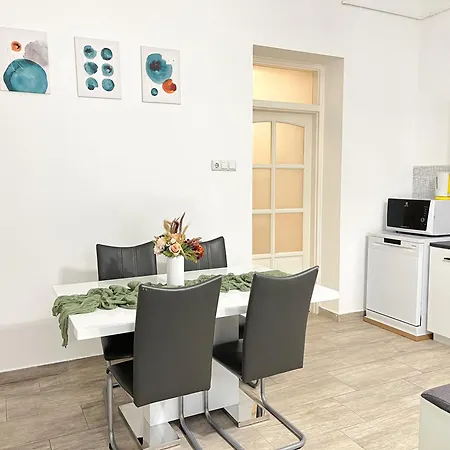 Majestic Residency - 3 Bedrooms Hotel