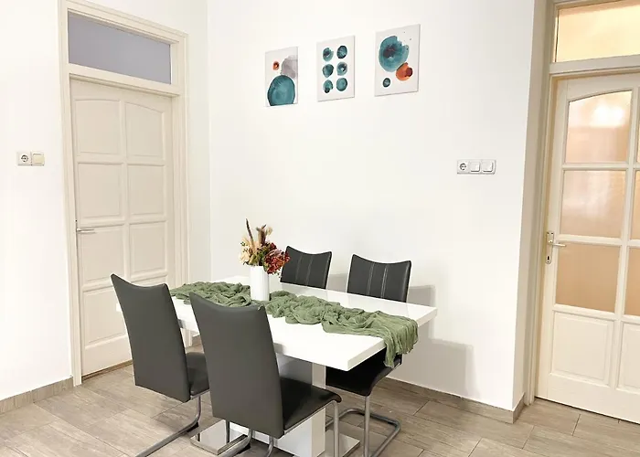 Majestic Residency - 3 Bedrooms Hotel