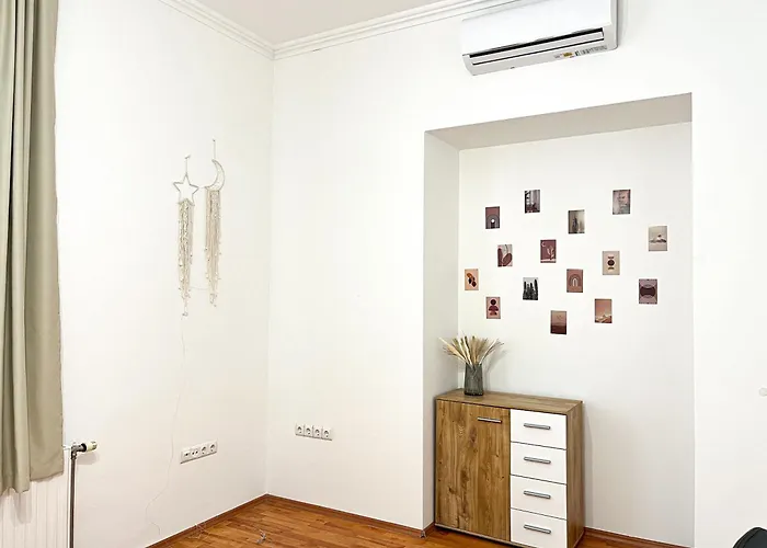 Majestic Residency - 3 Bedrooms *