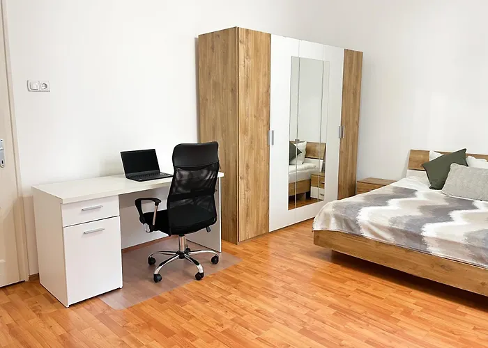 Majestic Residency - 3 Bedrooms *
