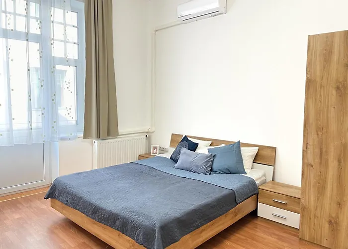 Majestic Residency - 3 Bedrooms Hotel *