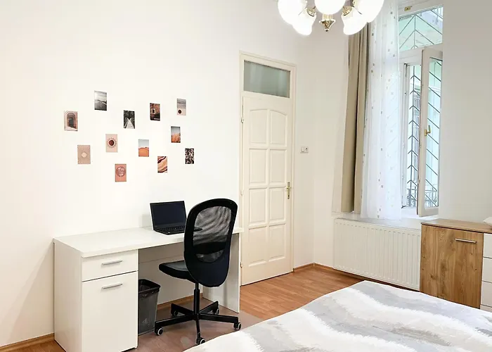 Majestic Residency - 3 Bedrooms Hotel *