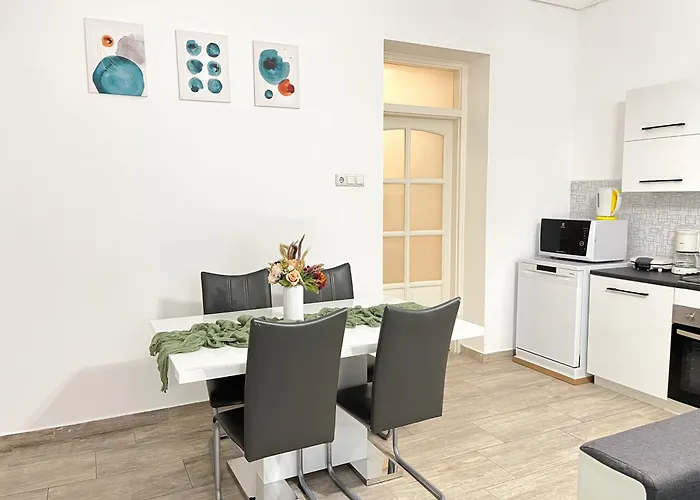 Majestic Residency - 3 Bedrooms Hotel