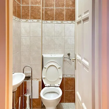 Majestic Residency - 3 Bedrooms *